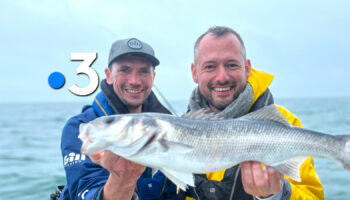 Guillaume Fourrier and David Gallienne, Top Chef 2020, combine sea bass fishing and cooking on France 3.