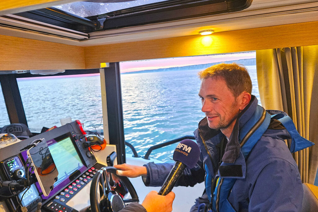 Departure at sunrise for an offshore fishing trip with BFM TV