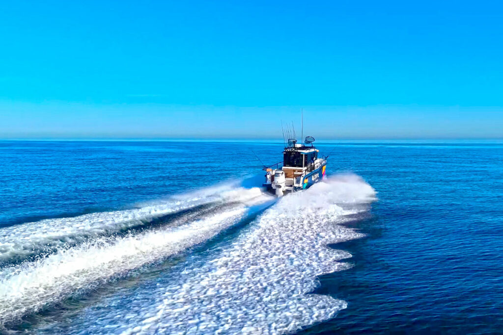Return to Dieppe harbor at a cruising speed of 32 knots.