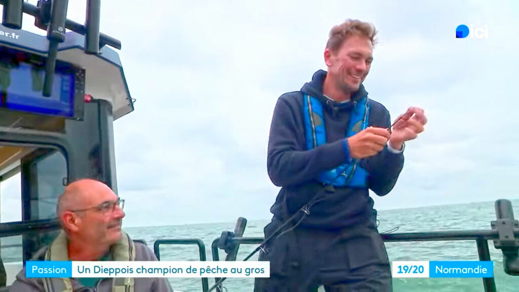 Guillaume teaches his clients how to fish in a relaxed and cheerful atmosphere.